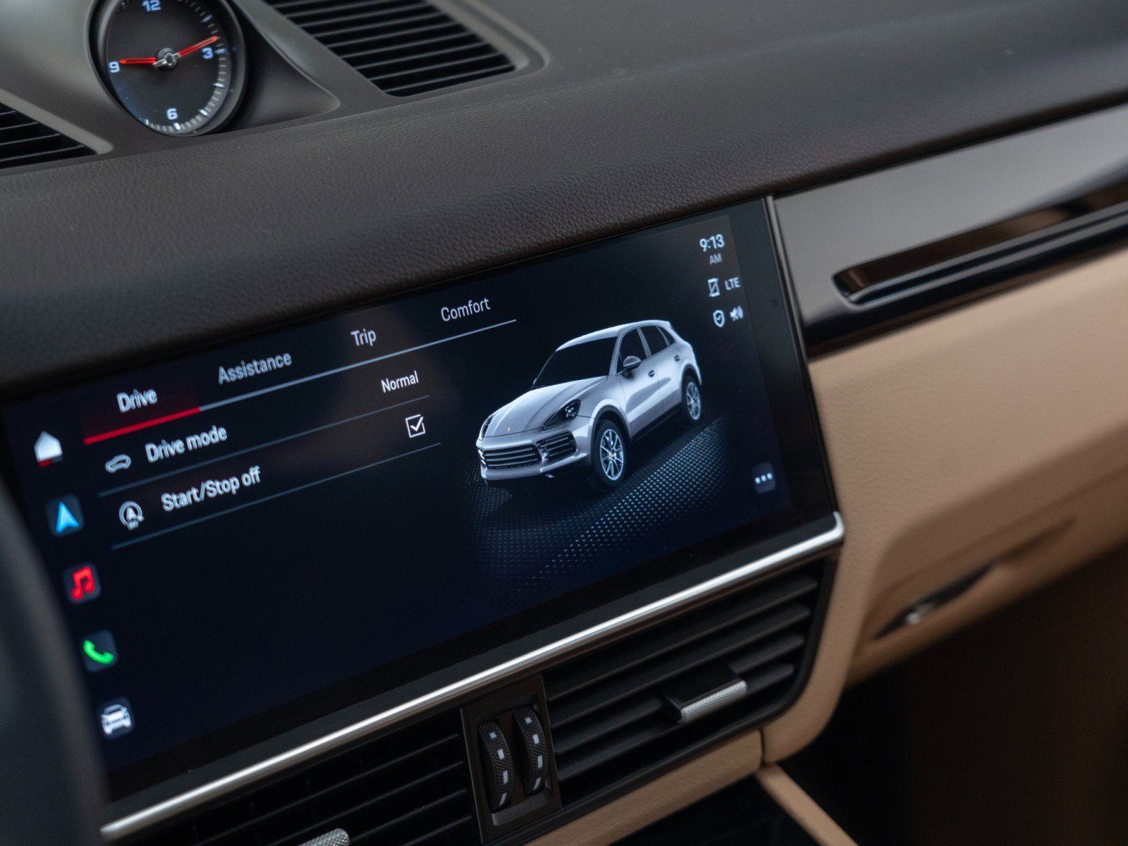 Certified 2023 Porsche Cayenne AWD/4WD image 25