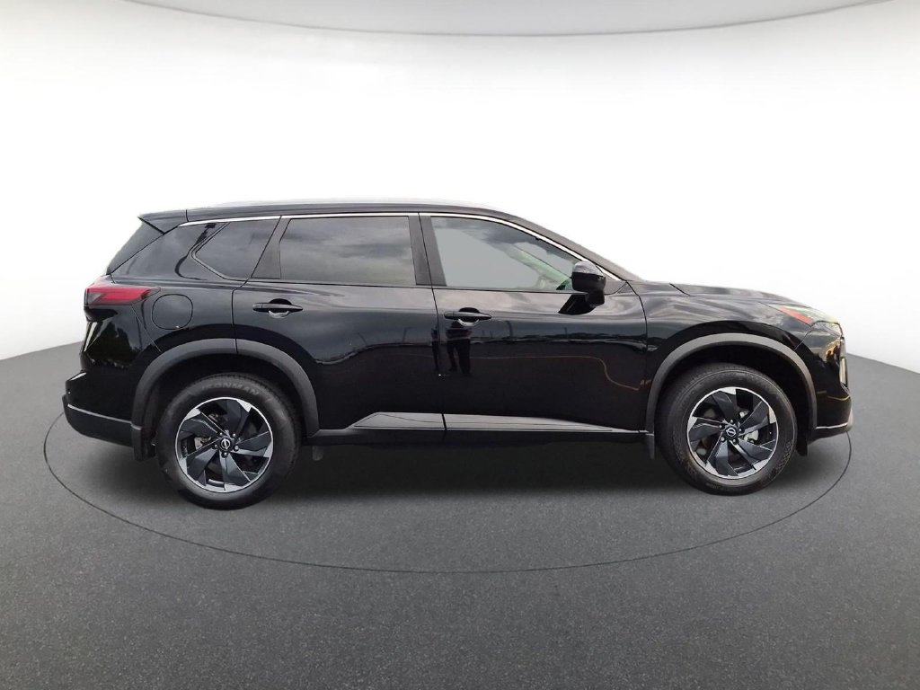 Used 2024 Nissan Rogue SV w/ SV Premium Package FWD image 4