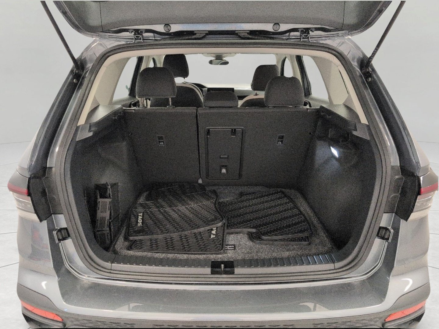 Used 2026 Volkswagen Taos S AWD/4WD image 15