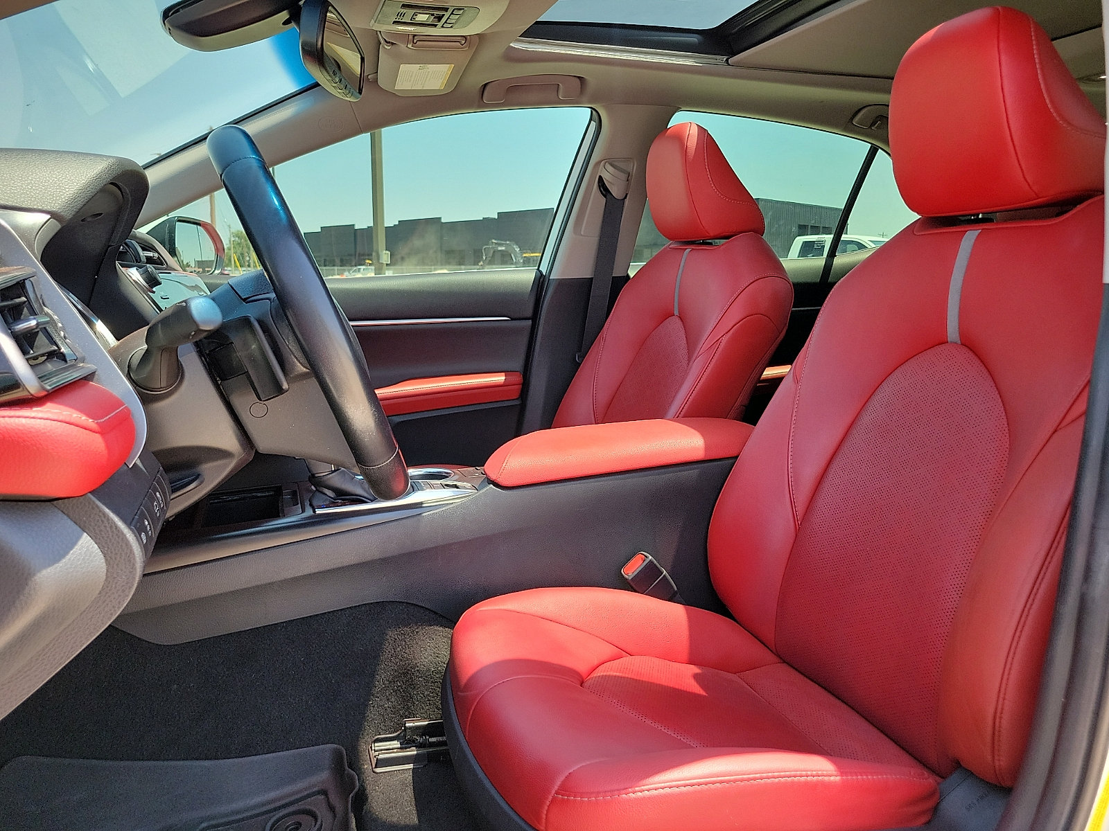 Used 2019 Toyota Camry XSE FWD image 12