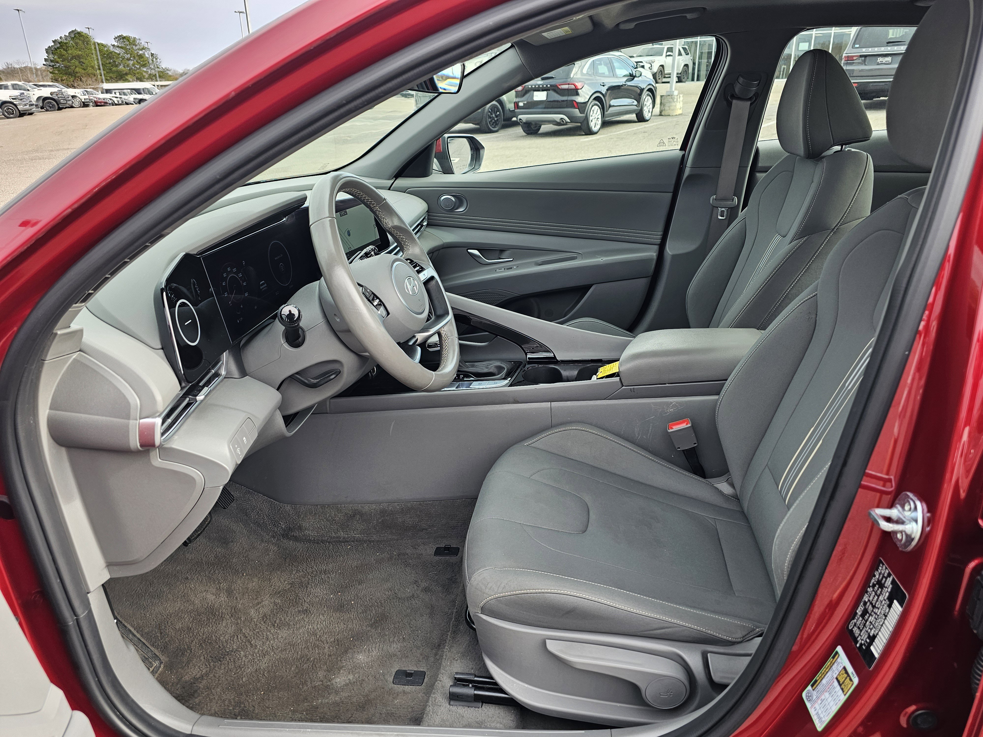 Used 2025 Hyundai Elantra SEL image 15