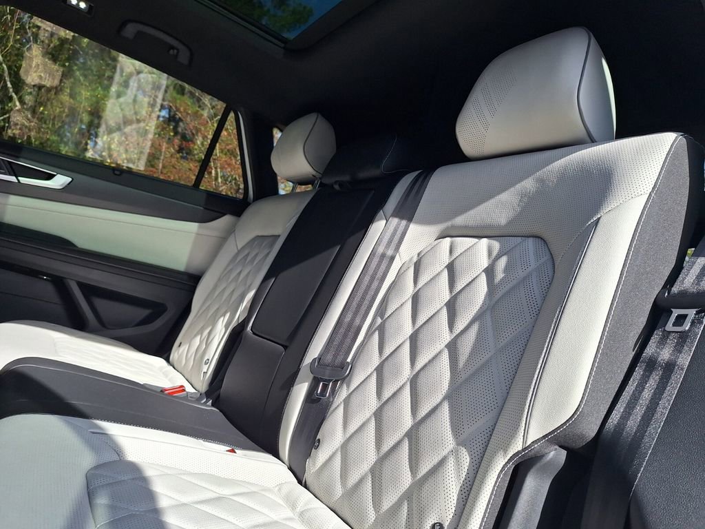 New 2026 Volkswagen Atlas Cross Sport SEL Premium R-Line image 22