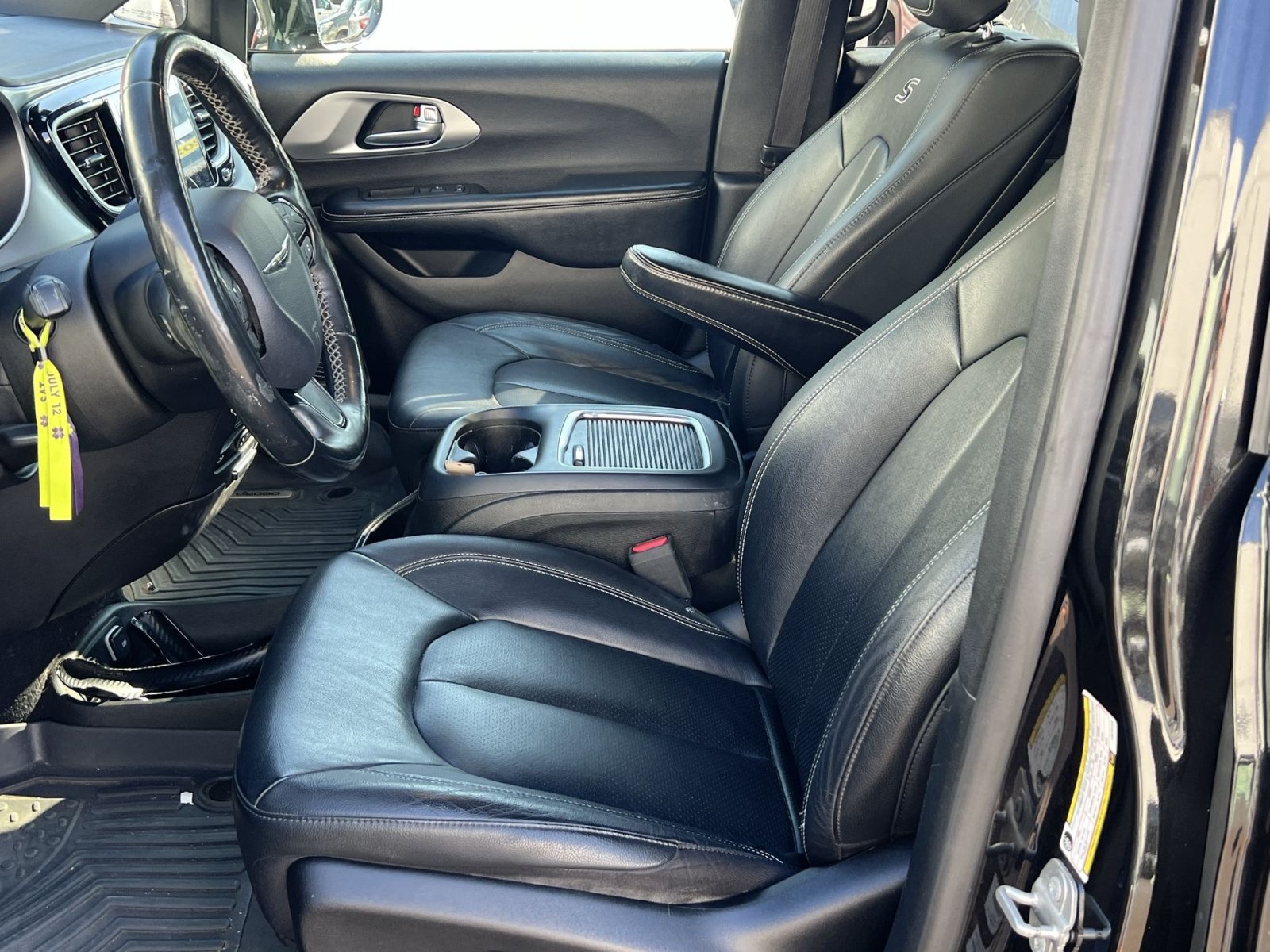 Used 2020 Chrysler Pacifica Touring-L Plus FWD image 10