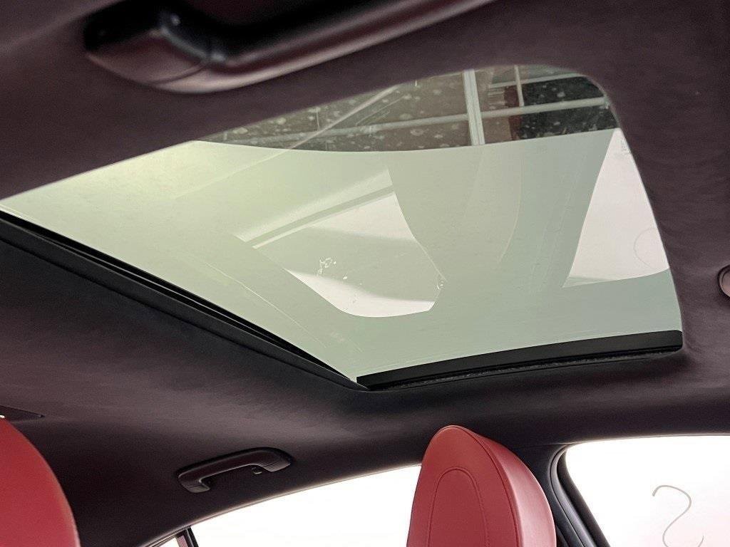 Used 2023 Genesis G70 3.3T w/ Sport Prestige Package image 3