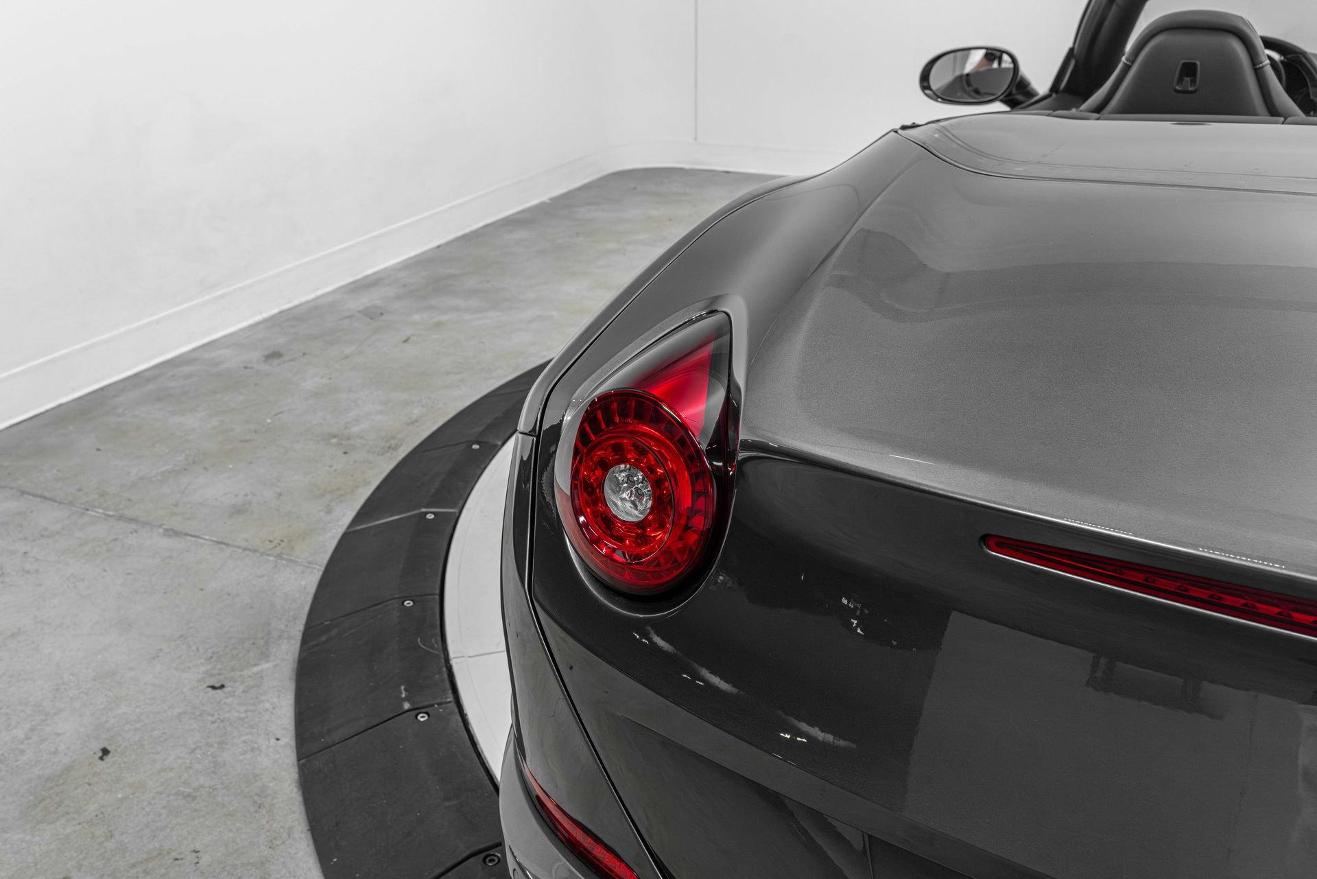 Certified 2016 Ferrari California T RWD image 45