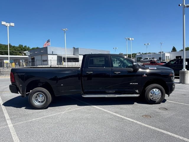 New 2026 RAM 3500 Big Horn AWD/4WD image 7