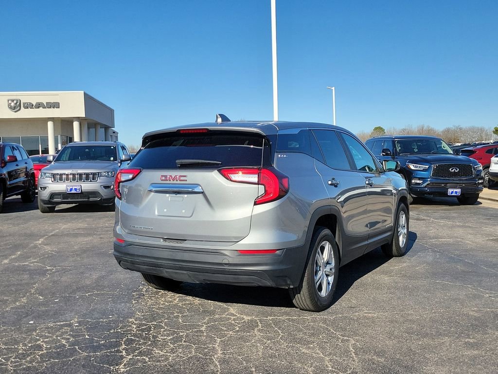 Used 2024 GMC Terrain SLE image 5