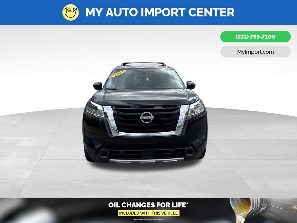 Used 2024 Nissan Pathfinder SL AWD/4WD image 2