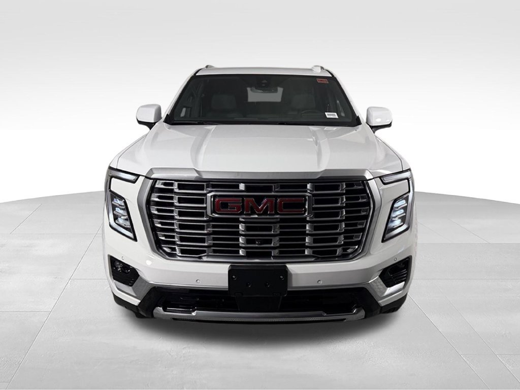 Used 2025 GMC Yukon XL Denali AWD/4WD image 3