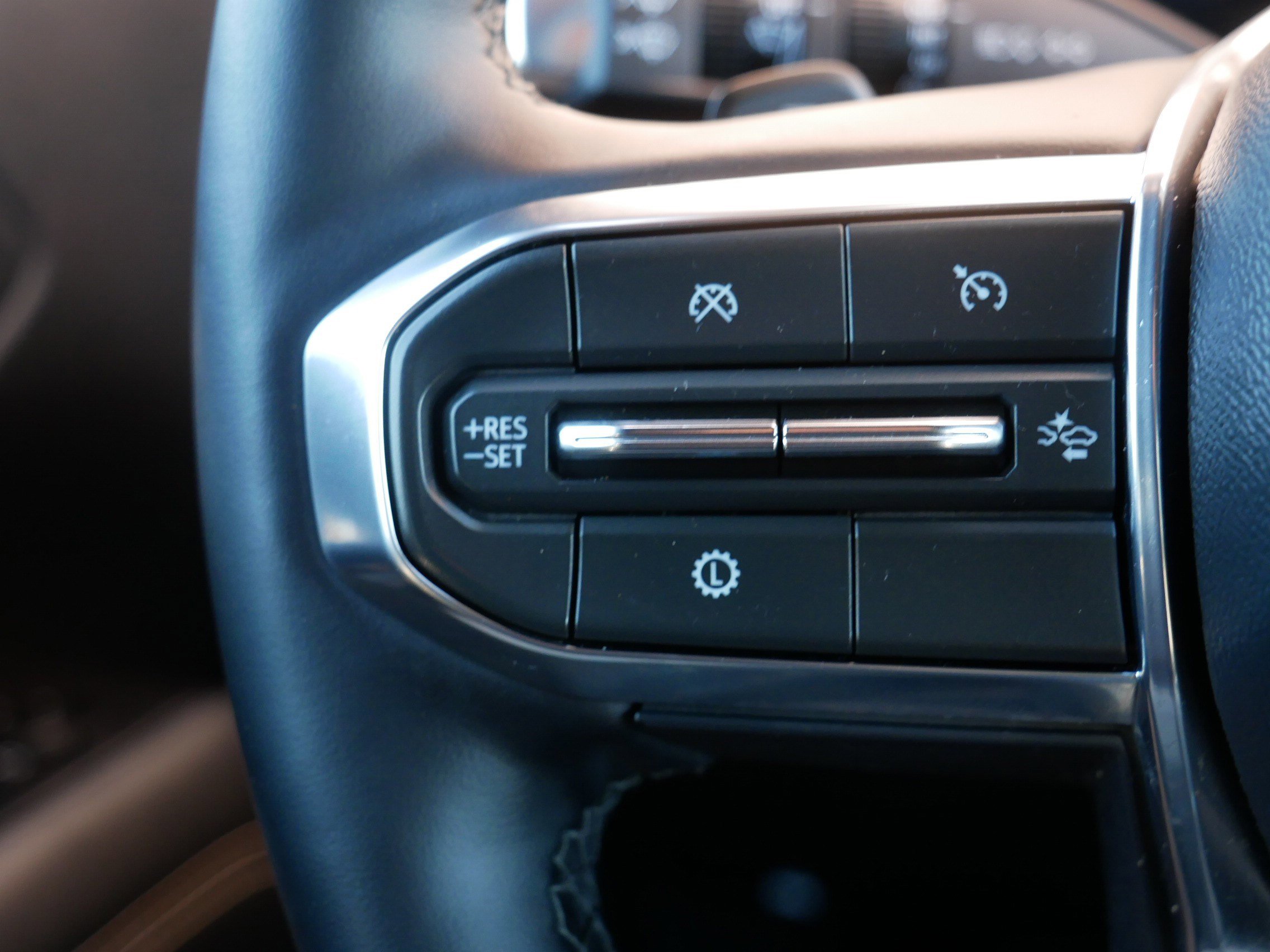 Used 2025 GMC Terrain Elevation image 28