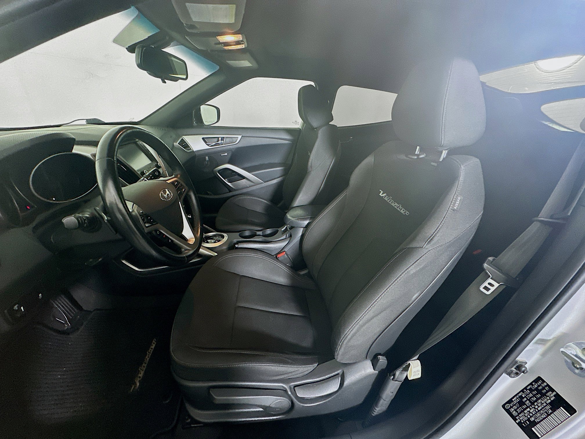 Used 2017 Hyundai Veloster Value Edition image 13