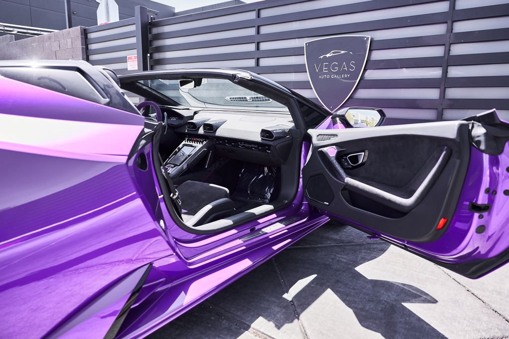Used 2024 Lamborghini Huracan EVO image 30