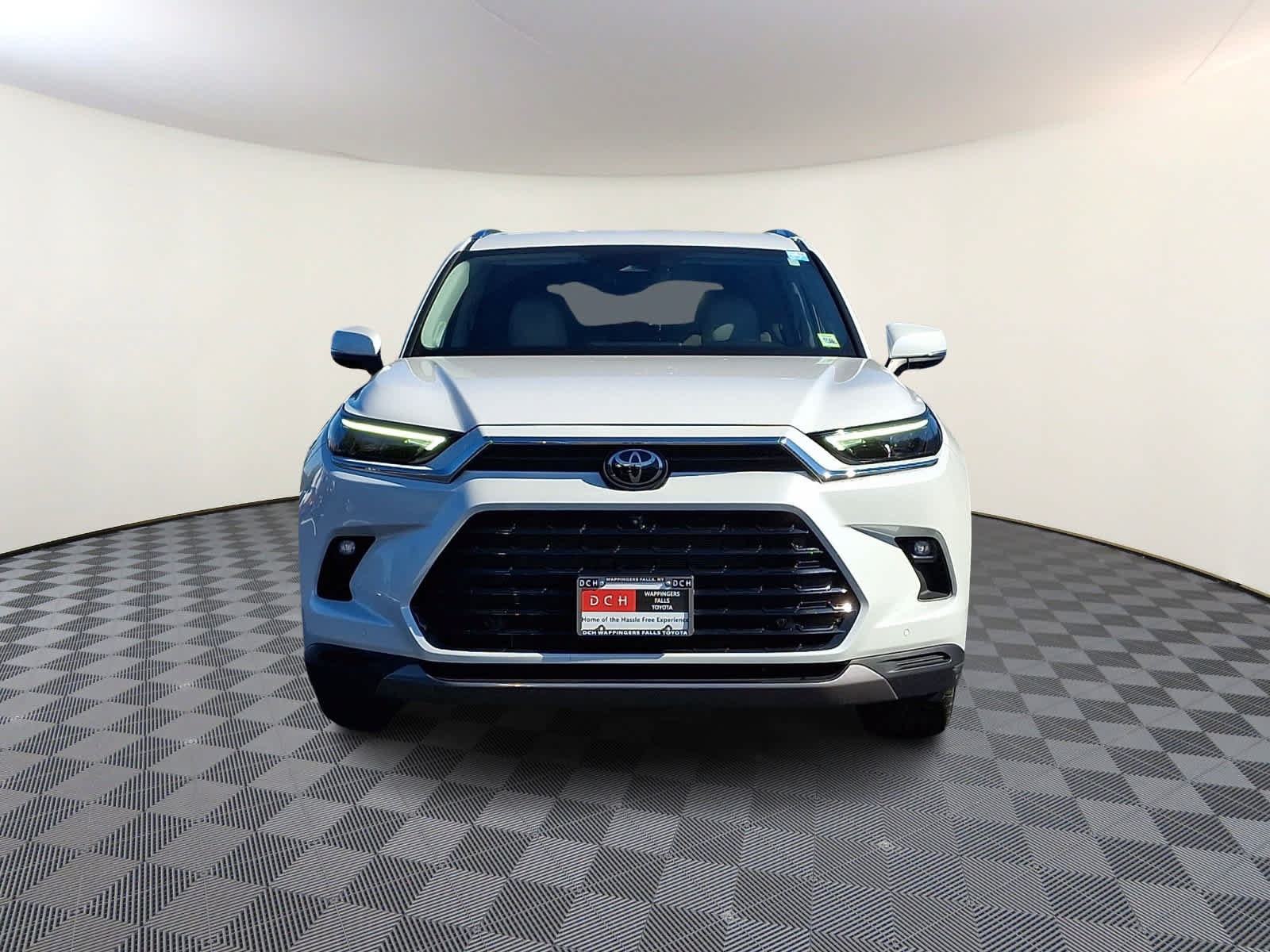 Used 2024 Toyota Grand Highlander AWD image 3