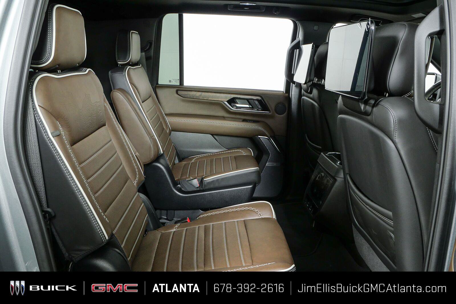 Used 2025 GMC Yukon XL Denali Ultimate w/ LPO, Floor Liner Package AWD/4WD image 24