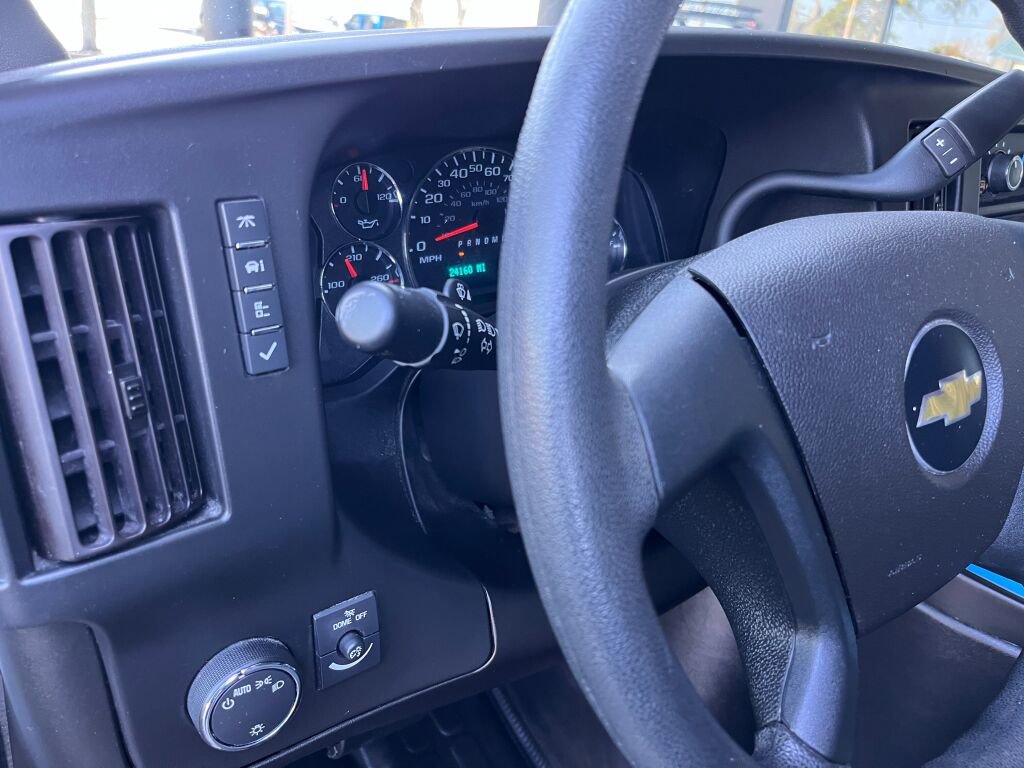 Used 2023 Chevrolet Express 2500 Extended image 12