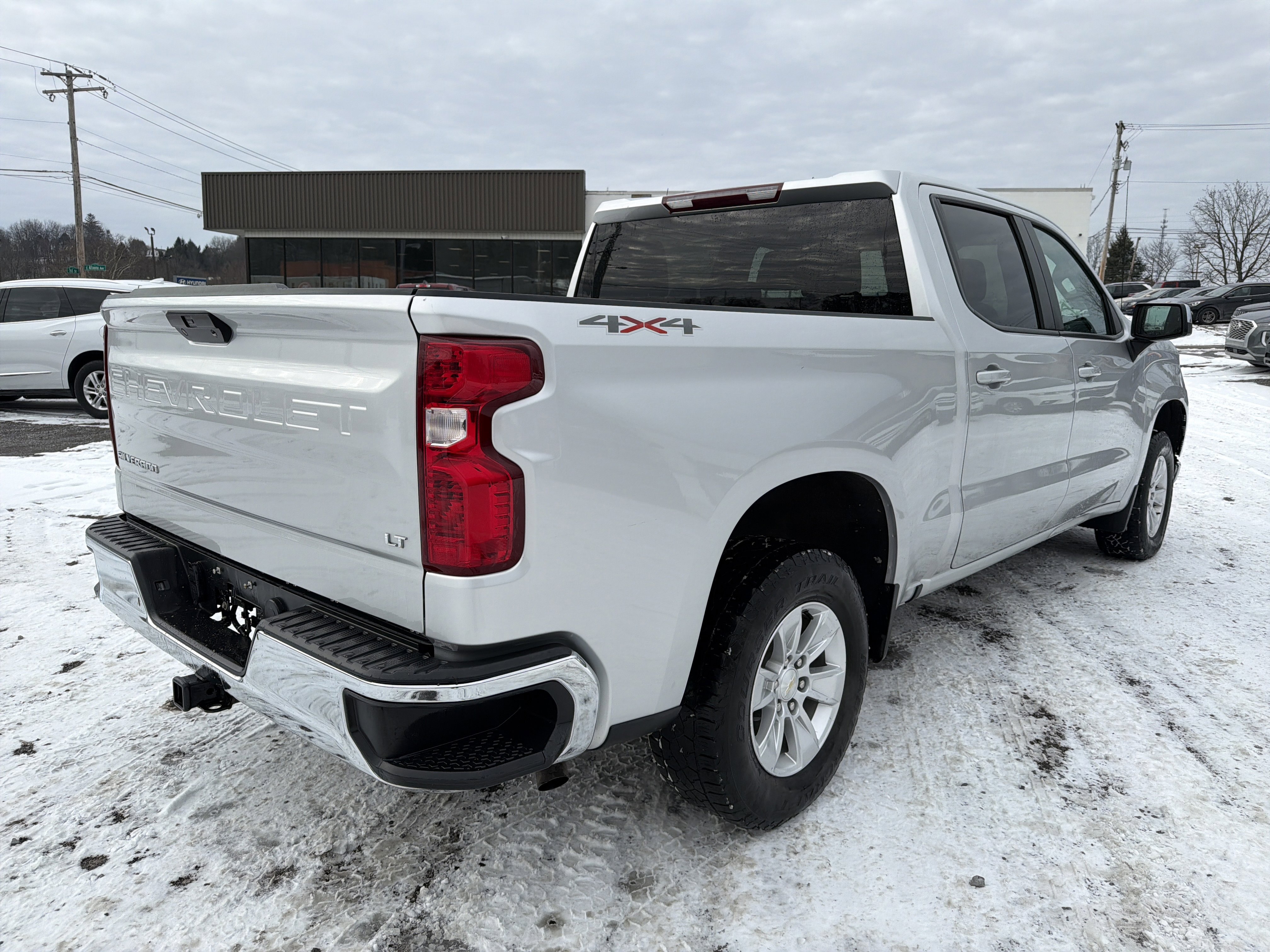 Used 2021 Chevrolet Silverado 1500 LT image 3