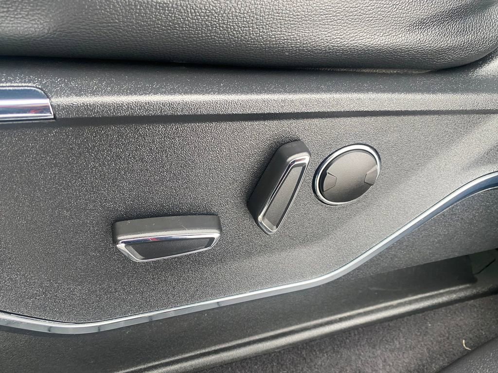 Used 2023 Ford F150 Lariat w/ Equipment Group 502A High image 10