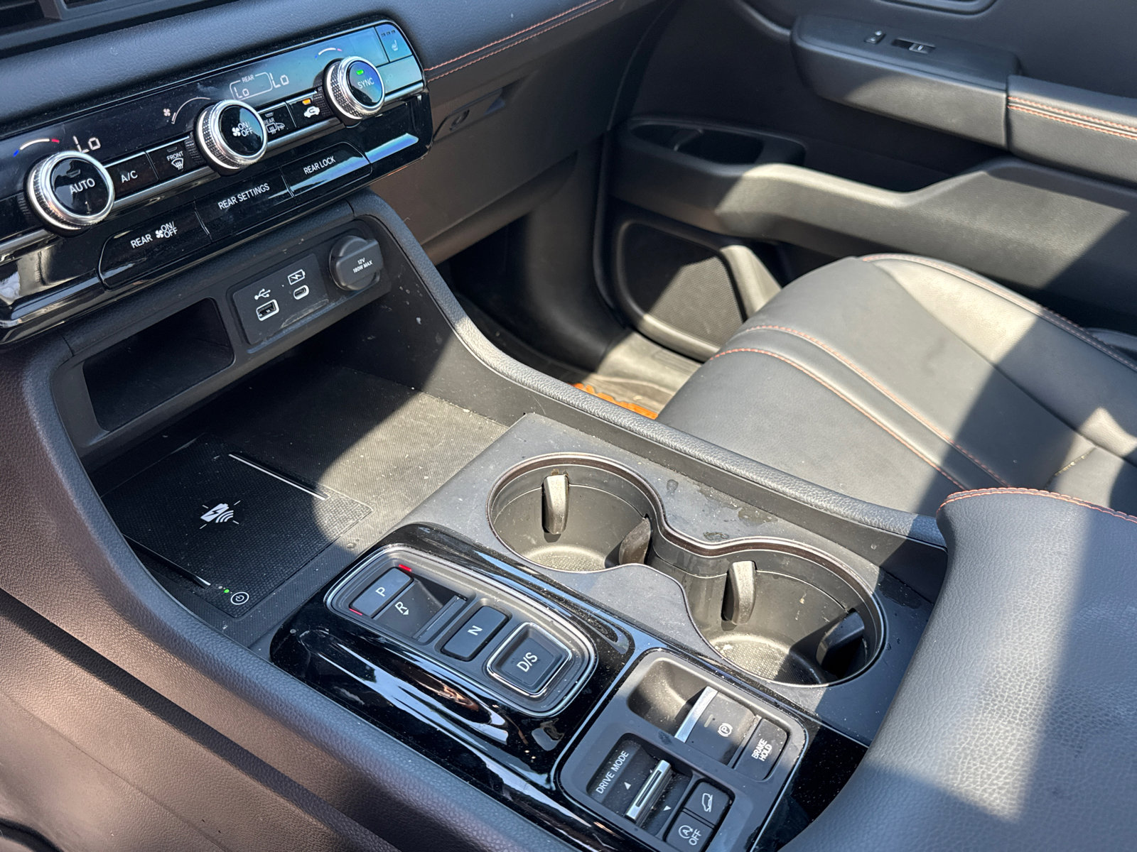 Used 2025 Honda Pilot TrailSport image 34