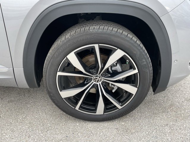 New 2025 Volkswagen Atlas Cross Sport SEL Premium R-Line image 30