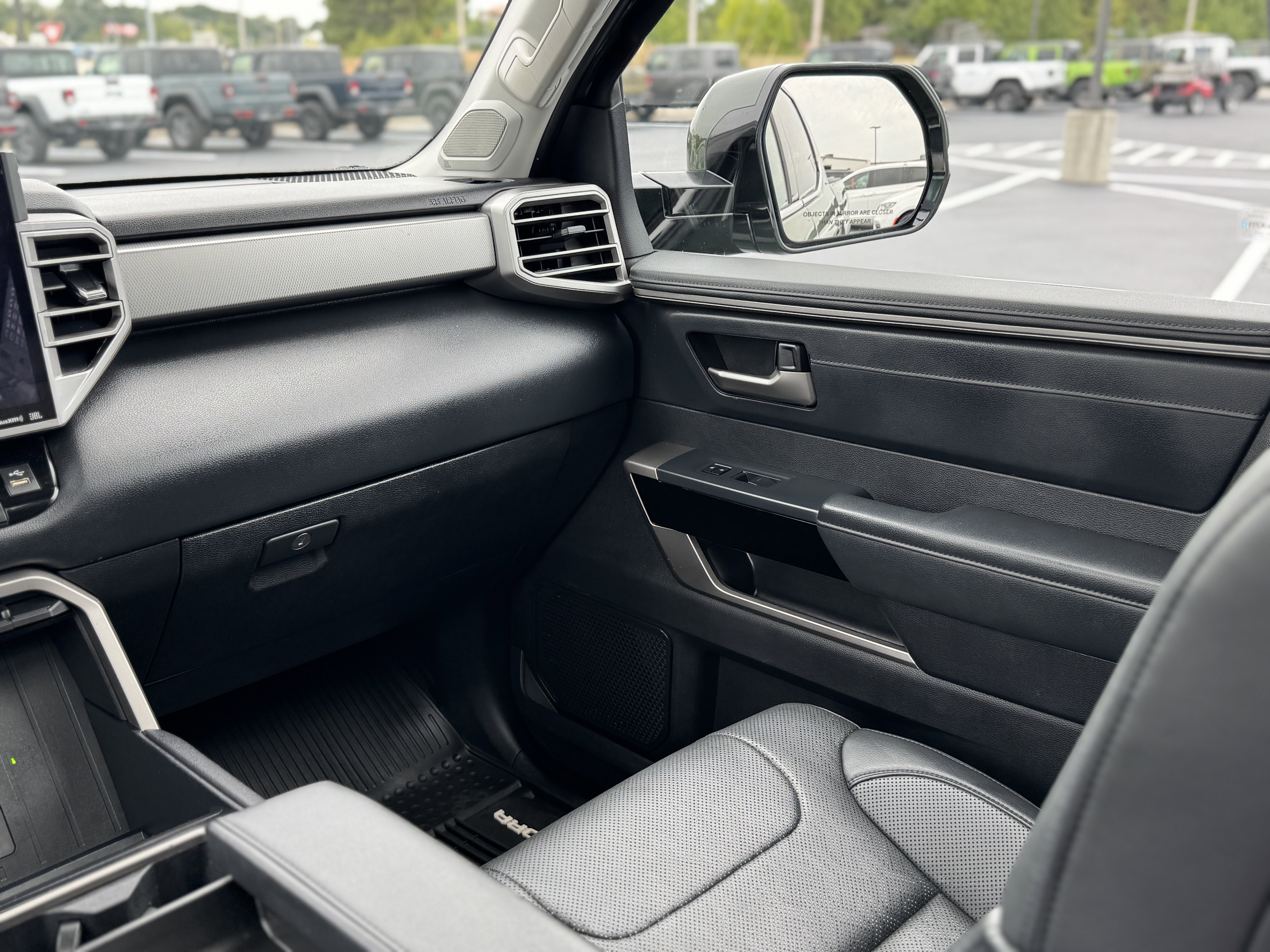 Used 2022 Toyota Tundra Limited w/ TRD Off-Road Package image 18