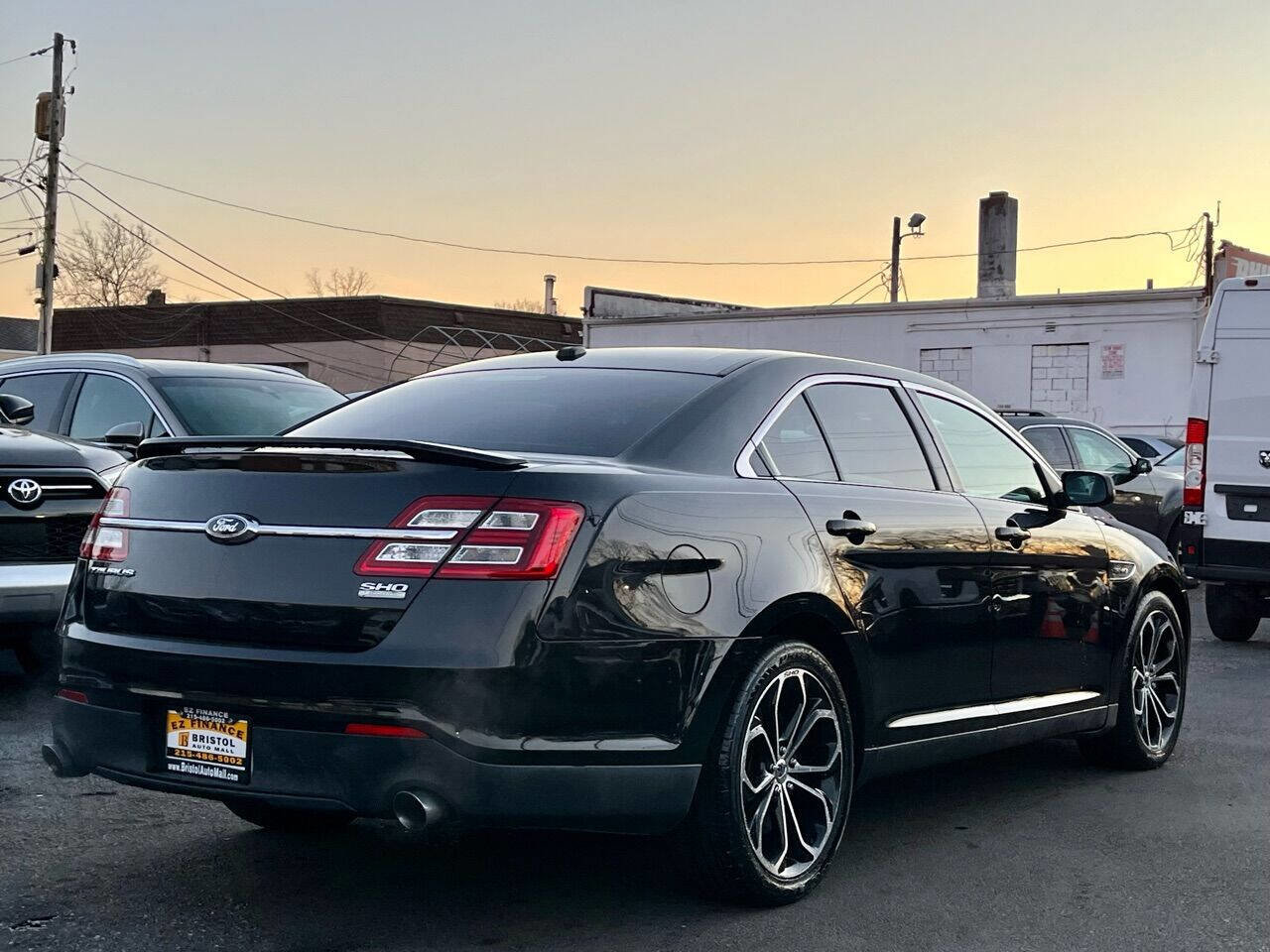 Used 2013 Ford Taurus SHO AWD/4WD image 7
