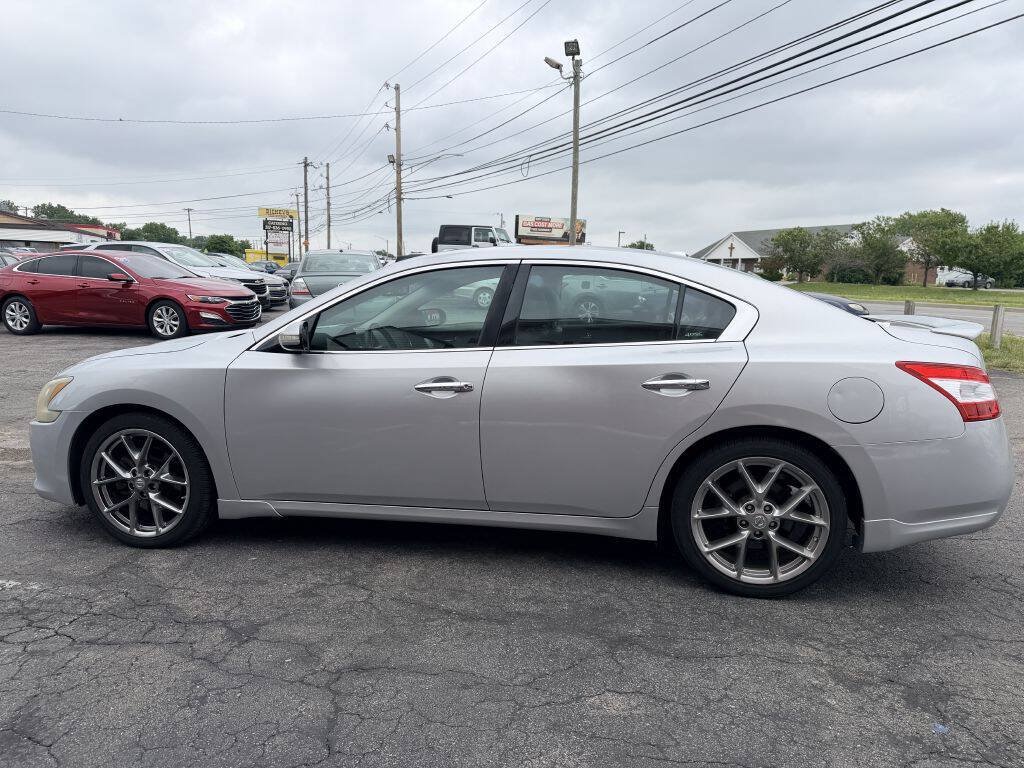 Used 2010 Nissan Maxima 3.5 SV w/ Sport Pkg FWD image 3