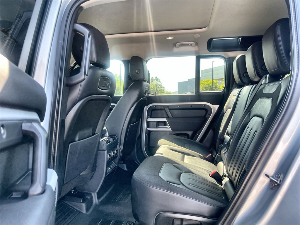 Used 2020 Land Rover Defender 110 First Edition image 15