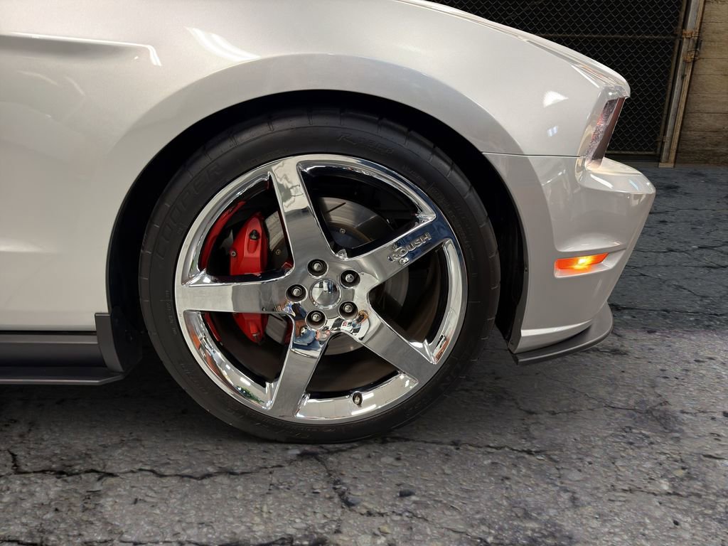 Used 2010 Ford Mustang GT Premium RWD image 14