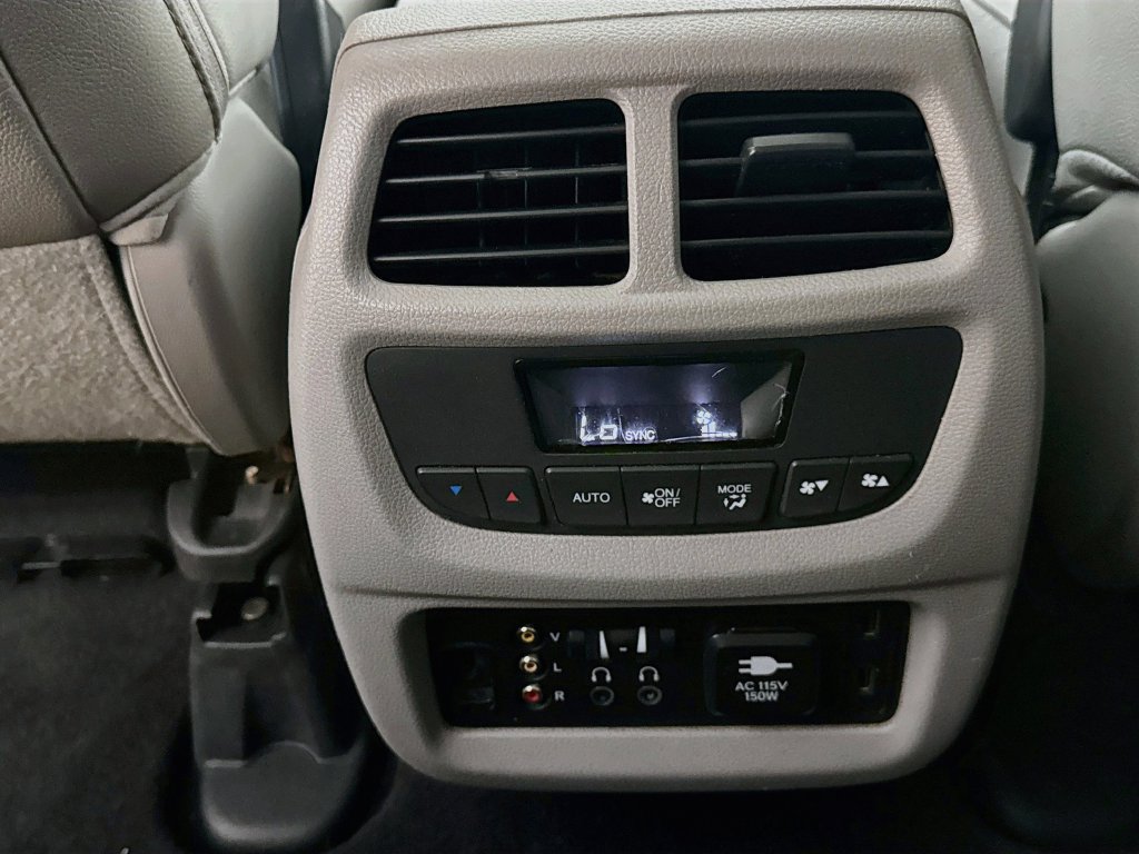 Used 2016 Honda Pilot Touring image 33