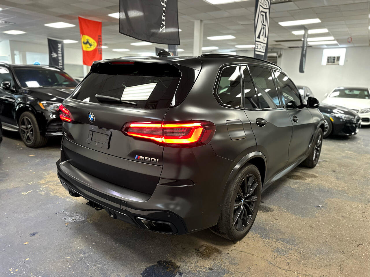 Used 2023 BMW X5 M50i w/ Climate Comfort Package image 7