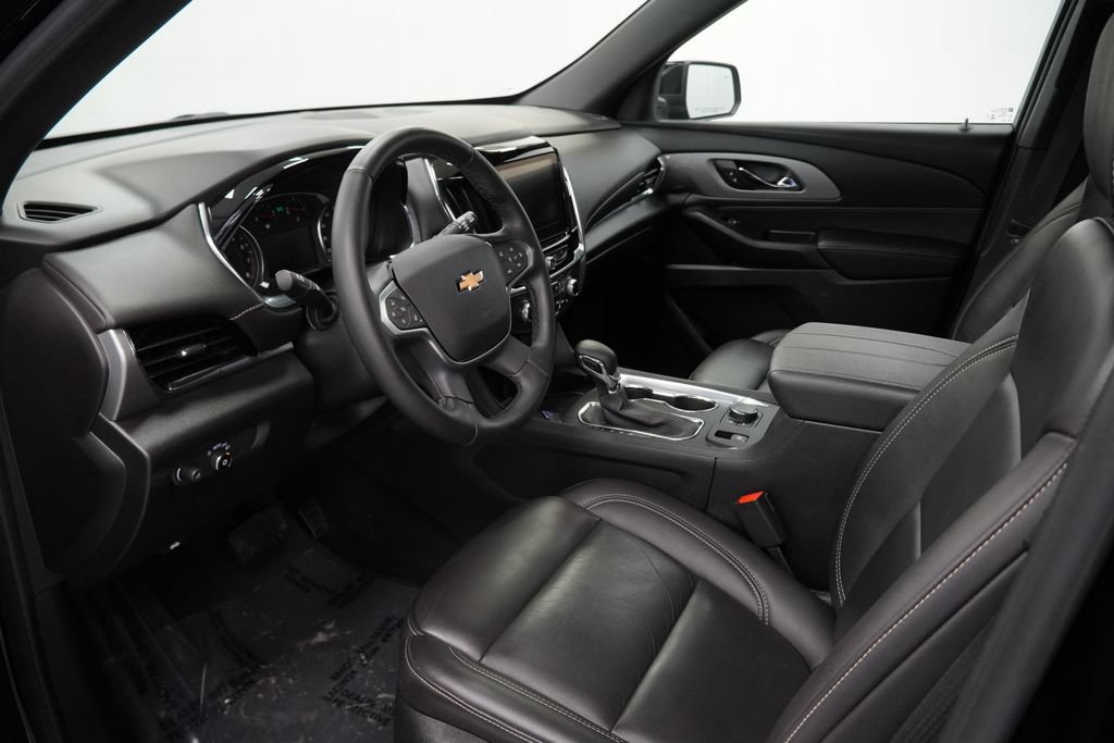 Used 2023 Chevrolet Traverse LT w/ Rear Camera Mirror Package AWD/4WD image 9