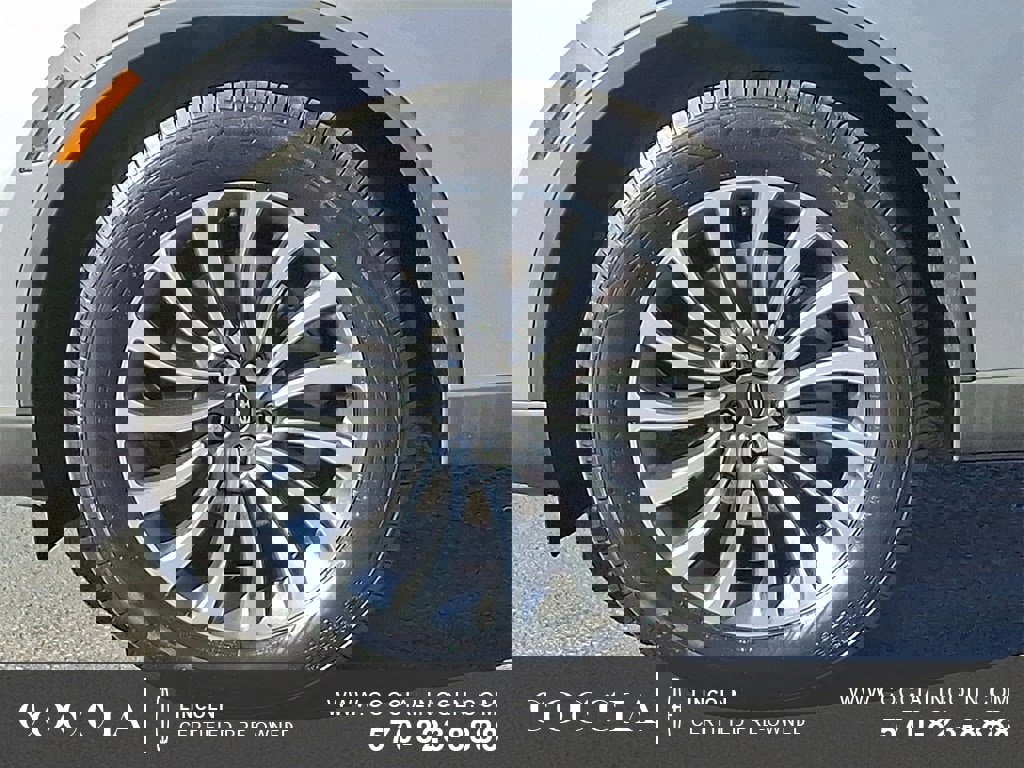 Certified 2022 Lincoln Aviator AWD w/ Premium Package image 8