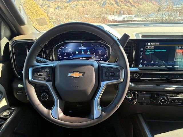 Used 2025 Chevrolet Silverado 3500 LT image 13