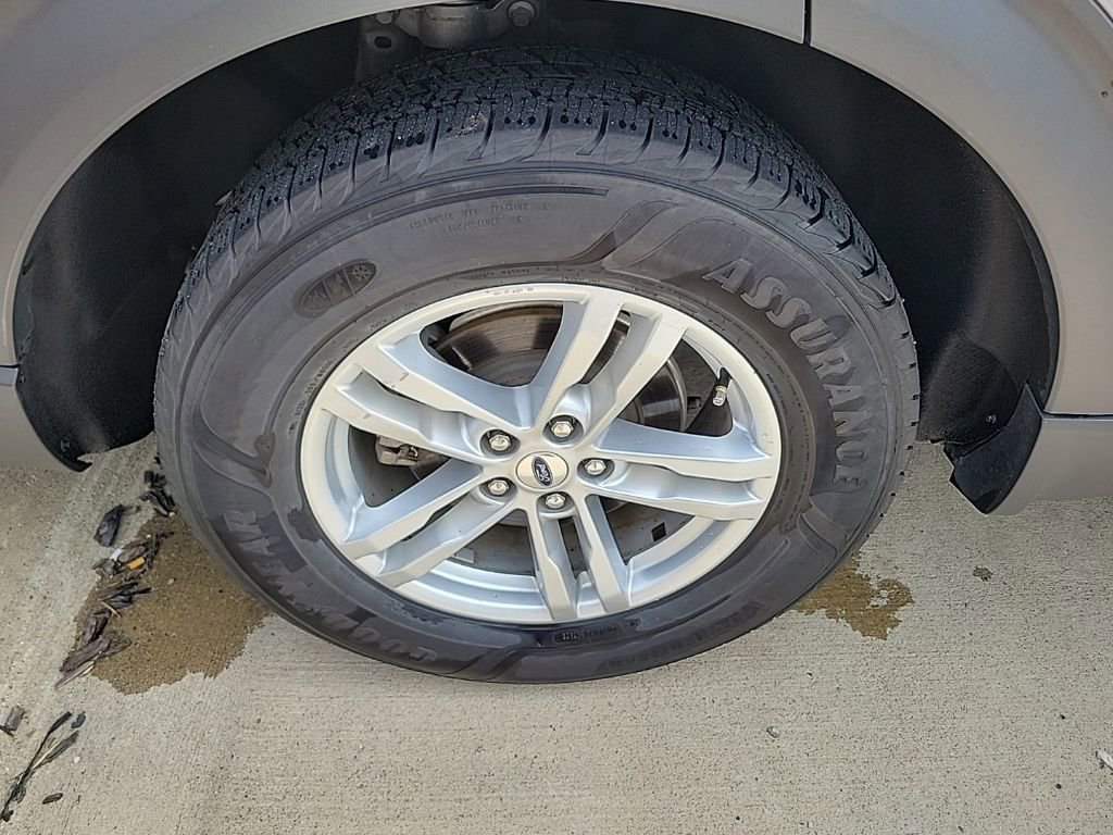 Used 2022 Ford Explorer XLT image 31