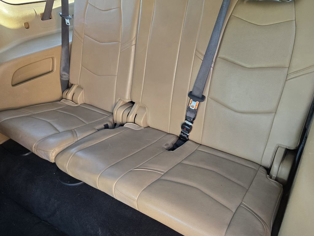 Used 2018 Cadillac Escalade ESV Platinum image 30