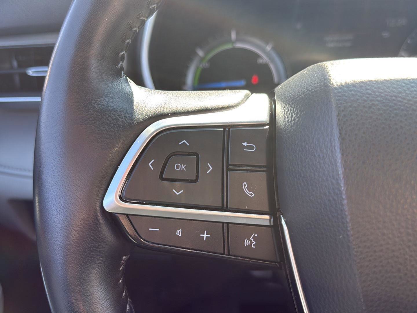 Used 2021 Toyota Highlander Limited AWD/4WD image 31