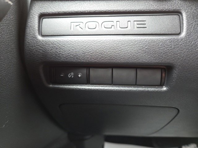 Used 2022 Nissan Rogue S image 44