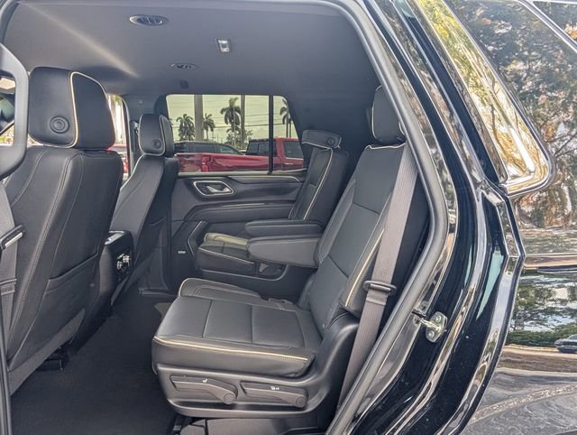 Used 2024 GMC Yukon SLT w/ SLT Luxury Package RWD image 14