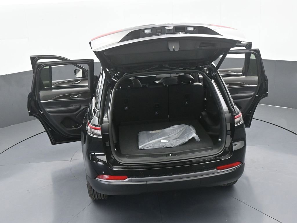 New 2026 Jeep Grand Cherokee Altitude RWD image 51