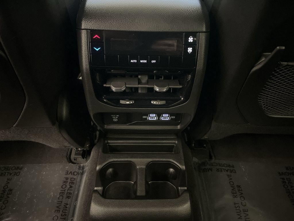 Used 2024 Jeep Grand Cherokee L Altitude AWD/4WD image 15