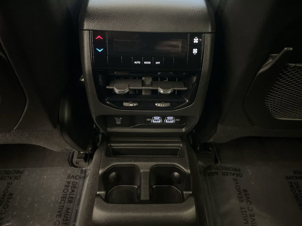 Used 2024 Jeep Grand Cherokee L Altitude AWD/4WD image 15