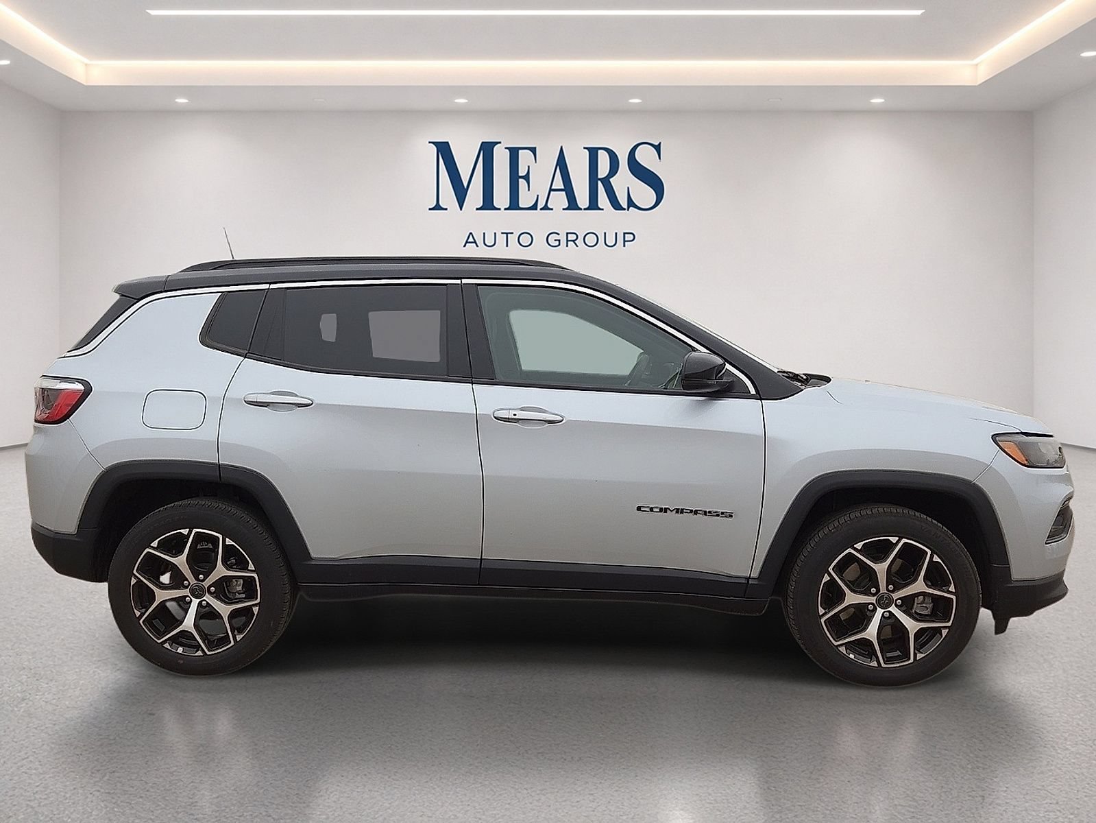 Used 2025 Jeep Compass Limited AWD/4WD image 6