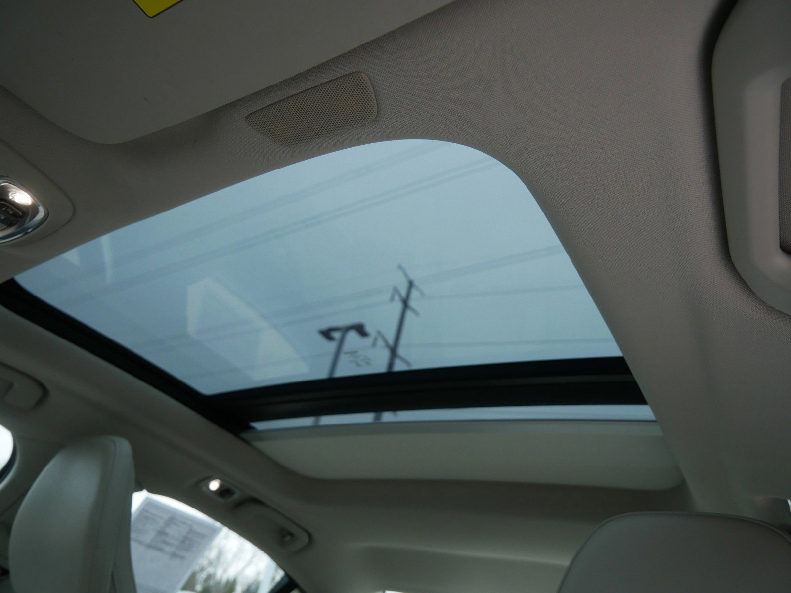 Used 2019 Volvo S60 T6 Momentum w/ Premium Package image 29