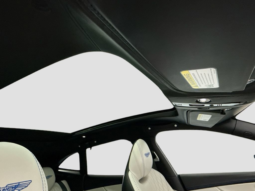 Used 2022 Aston Martin DBX image 17