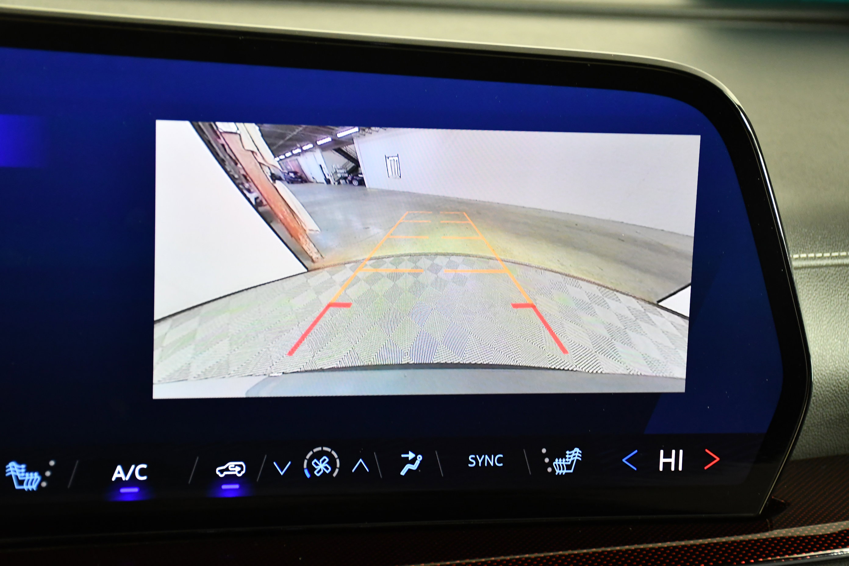 Used 2025 Chevrolet Traverse Z71 image 28