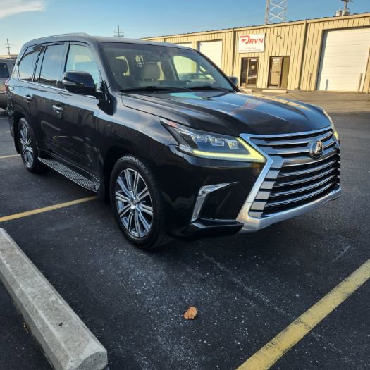 Used 2017 Lexus LX 570 4WD image 4