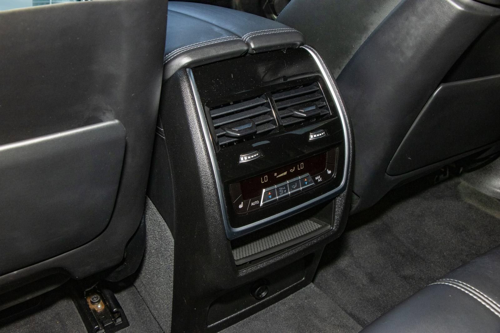 Used 2021 BMW X5 M w/ Executive Package image 21