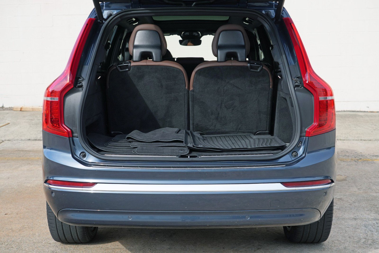 Used 2023 Volvo XC90 T8 Core AWD/4WD image 10