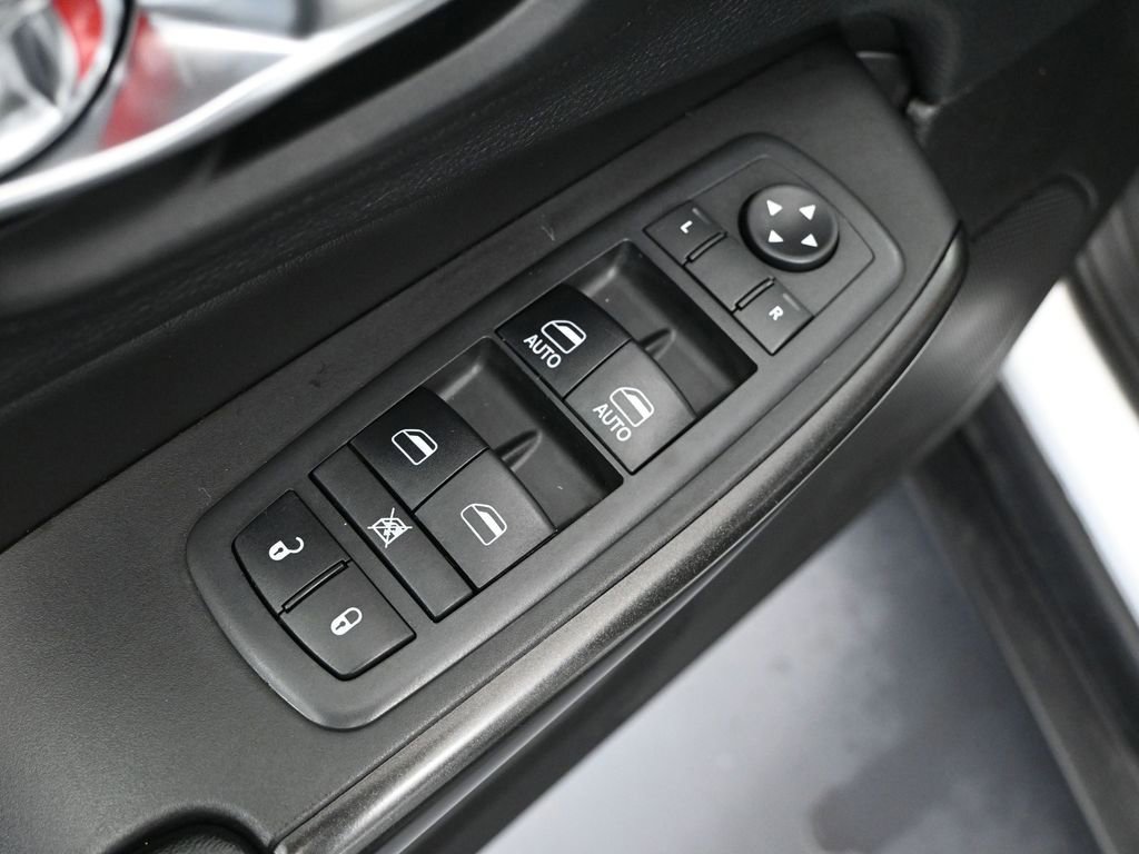 Used 2019 Jeep Cherokee Trailhawk image 19