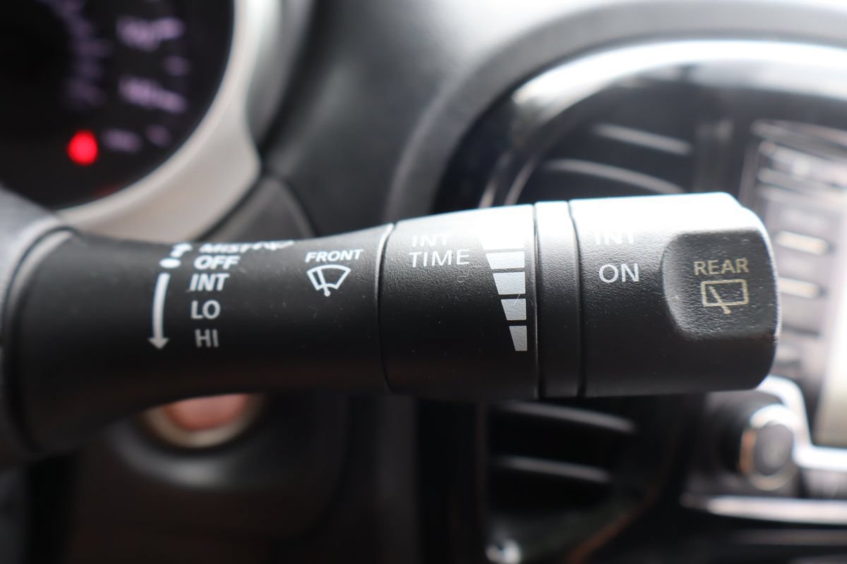 Used 2015 Nissan Juke SV AWD/4WD image 33